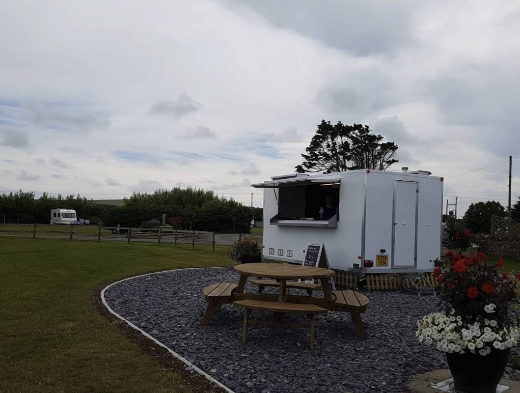 Hirdre Fawr Farm — Camping in Pwllheli