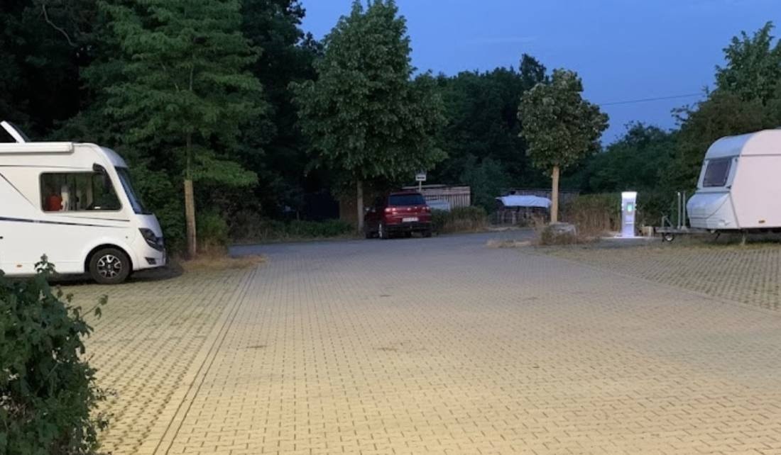 Stellplatz Roth — Karavan Sitesi in Roth