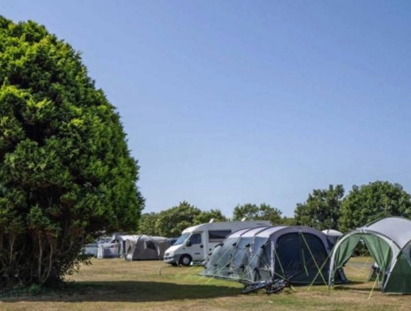 Slapton Sands Camping and Caravanning Club Site — Photo 3