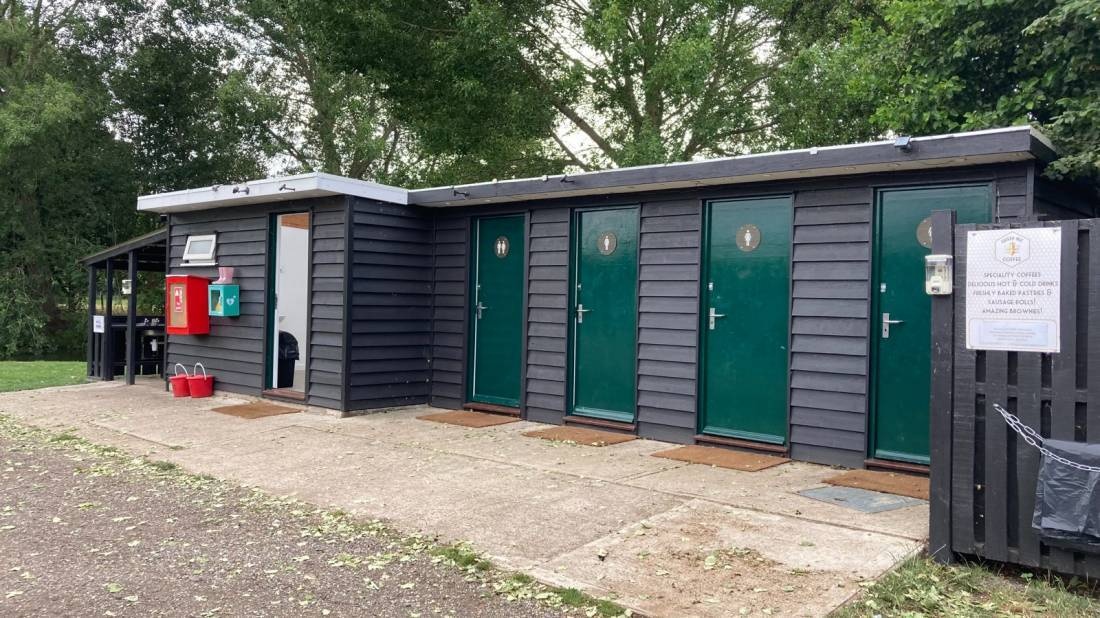Rushbanks Farm Caravan and Camping Site — Місце для кемпінгу in Wissington