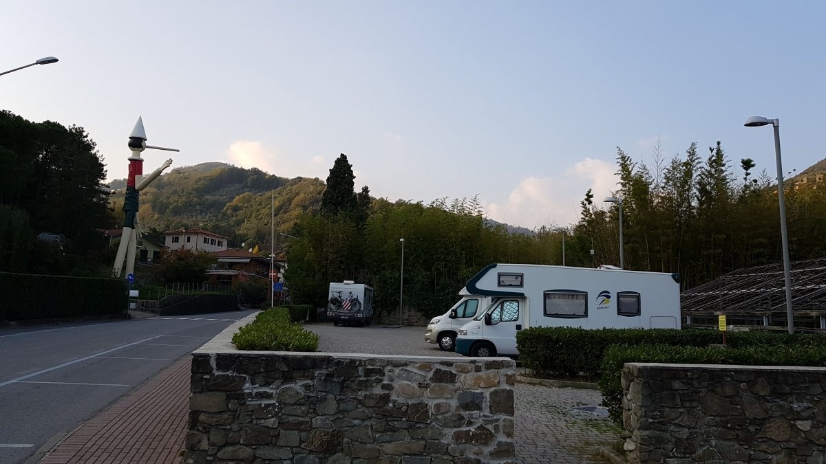 Parco di Pinocchio — Area Autocaravanas in Collodi