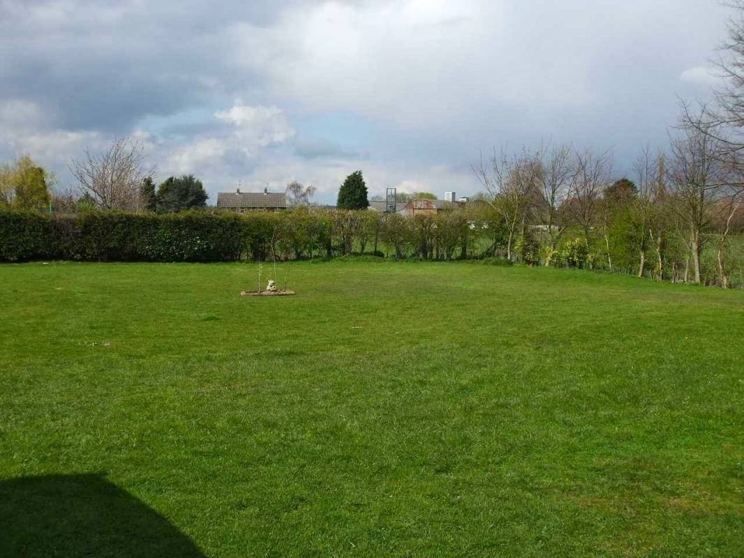 Shelford Nurseries Caravan Park — Sítio de acampamento in Radcliffe on Trent