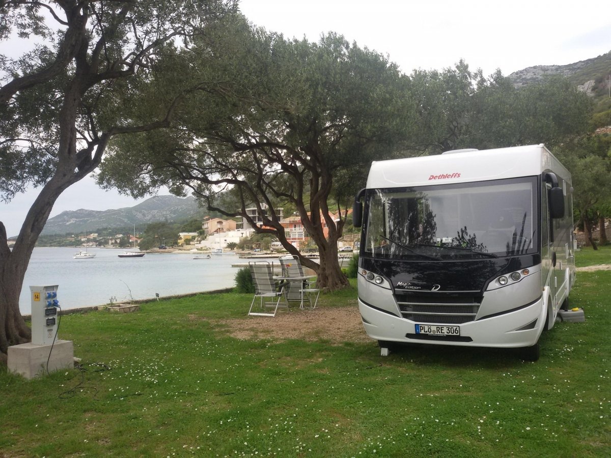 Mini Camping Palme — Camping Site in Kućište / Pelješac