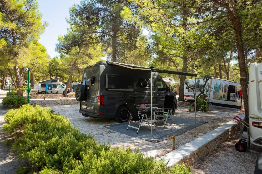 Camping Oasis Kamp Jasenovo — Sítio de acampamento in Žaborić