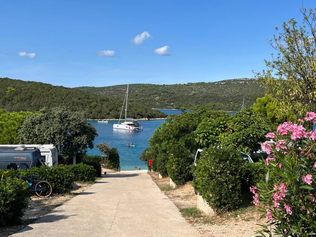 Mini Camp Mandarino — Campingplatz in Soline