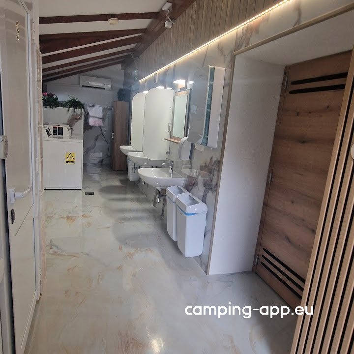 Kamp Liza — Photo 6