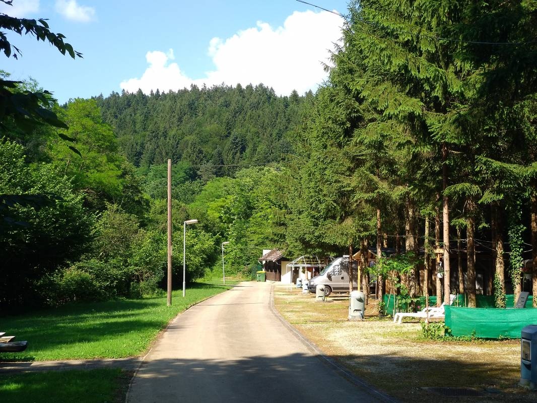Kamp Dolenjske Toplice — Campingplats in Dolenjsk