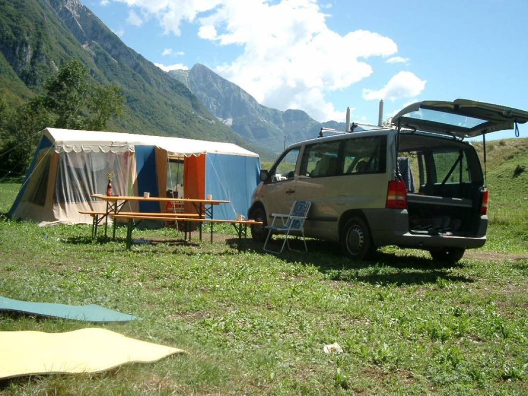 Kamp Trnovo — Campingplatz in 5224