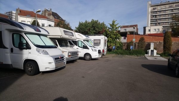 Auberge de Jeunesse Génération Europe — Stellplatz in Bruxelles