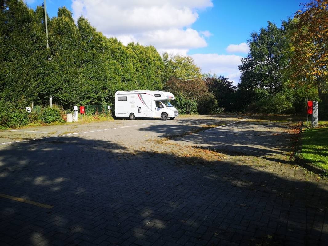 Sporthal Demerstrand — Stellplatz in Diepenbeek