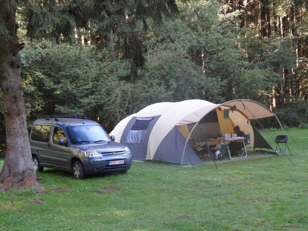 Camping Alaska — Kemp in Habay