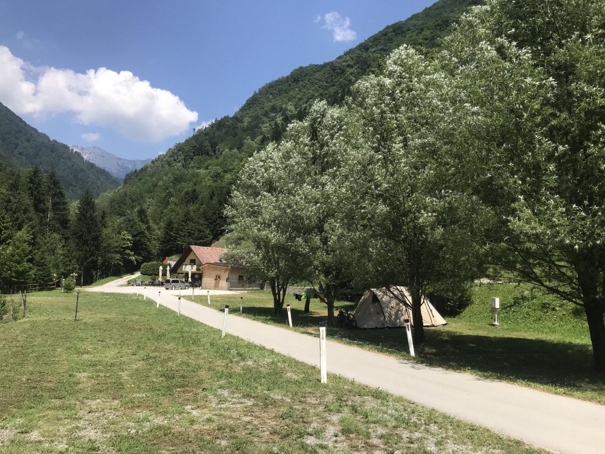 Kamp Šorli Koritnica — Campingplass in Grahovo ob Bači