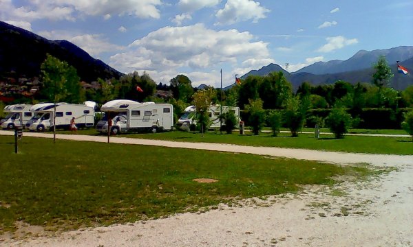 Stellplatz V Camping Village Lago Levico — Fotoğraf 6