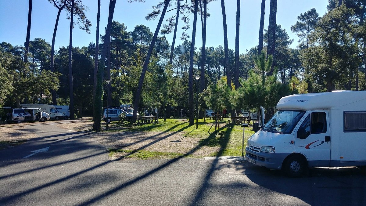 Aire de Camping-cars — Karavan Sitesi in Soorts-Hossegor