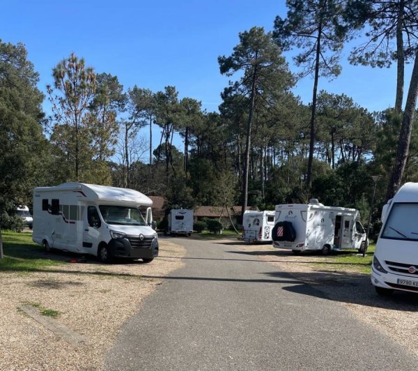 Aire de Camping-cars — Photo 2