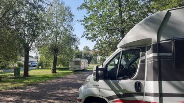 Caravan Krassow — Foto 2