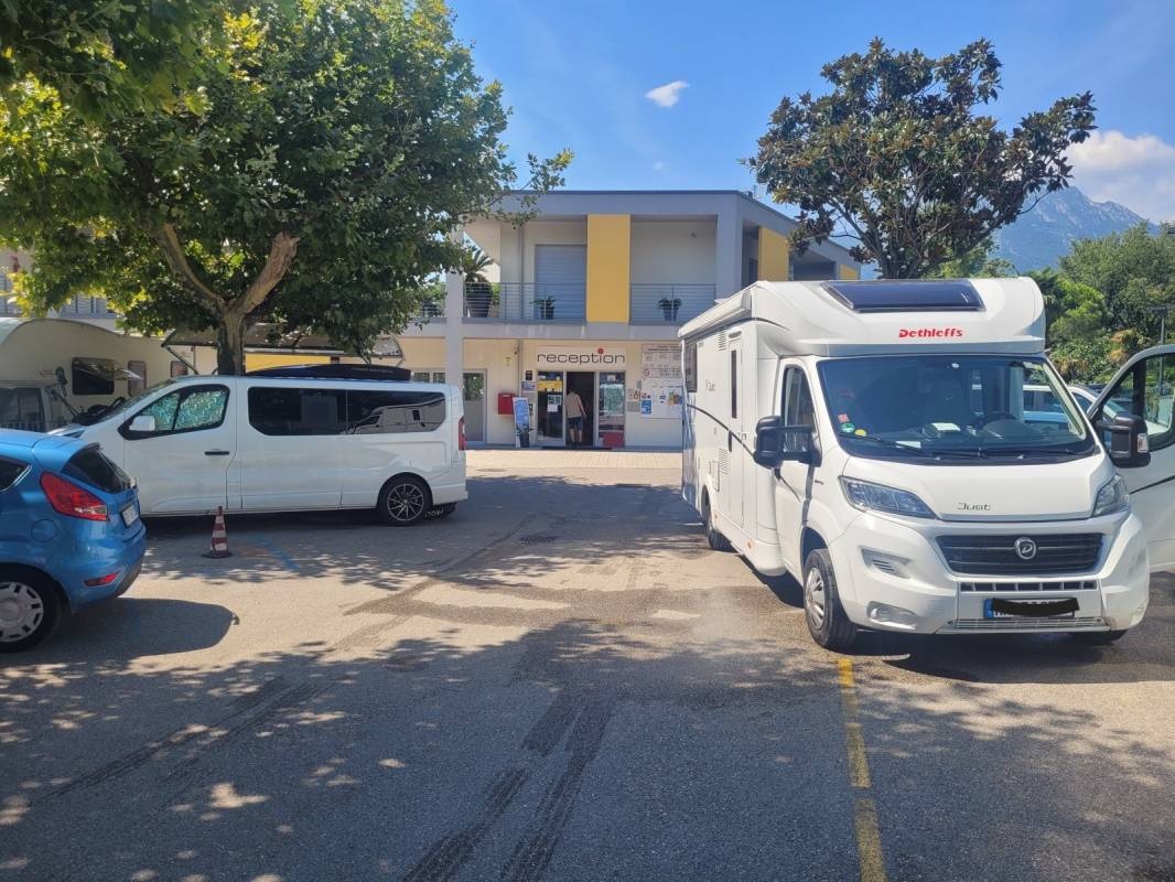 Camping al Porto — Kamp yeri in Torbole sur Garda