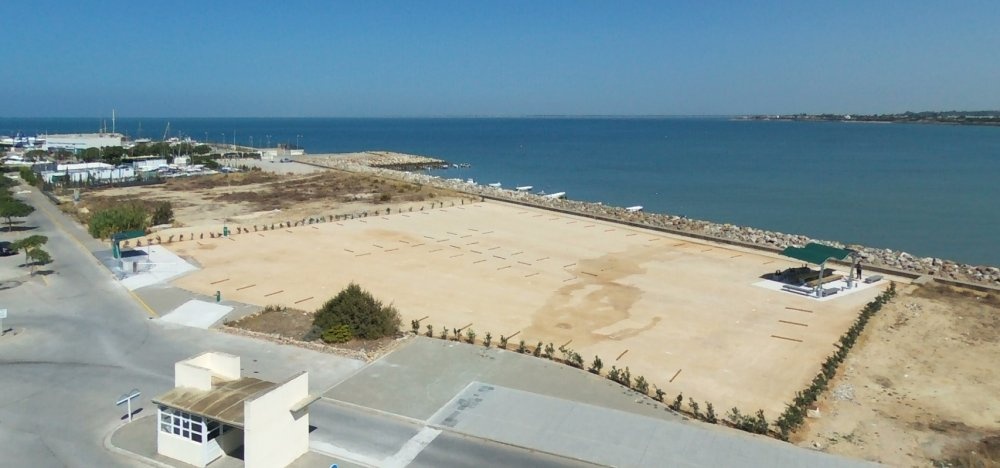 Autocaravanas Puerto de Chipiona — Area di sosta in Chipiona