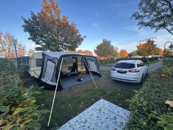Campingplatz Am Badesee Coswig-Kötitz — Foto 2