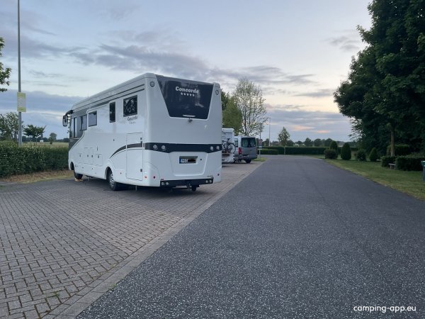 Stellplatz am Parkbad Wassenberg — Fotoğraf 2
