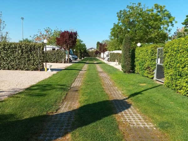 Parking delle Robinie — Zdjęcie 2