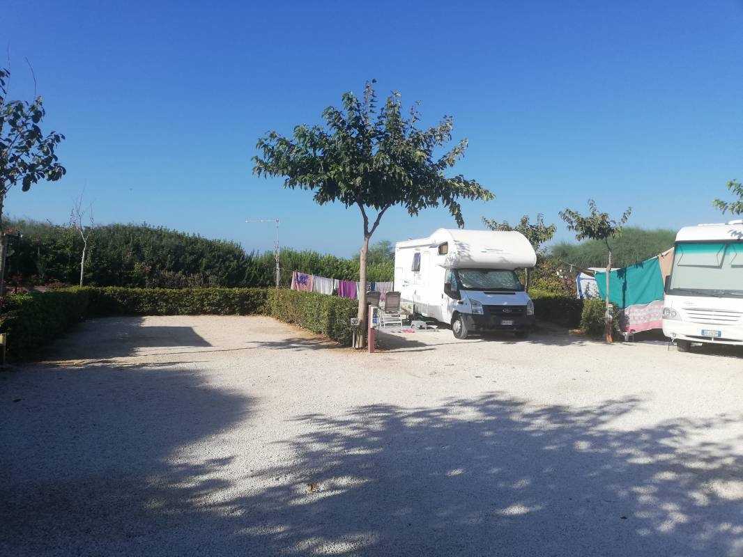 Camping Baia Dei Coralli — Місце для кемперів in Punta Braccetto