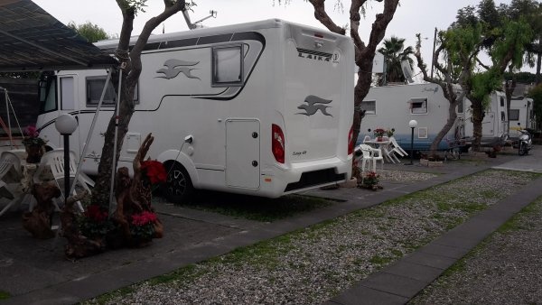 Area Sosta Camper - Edenparking - Giardini Naxos — Sp. parking dla kamperów in Giardini Naxus