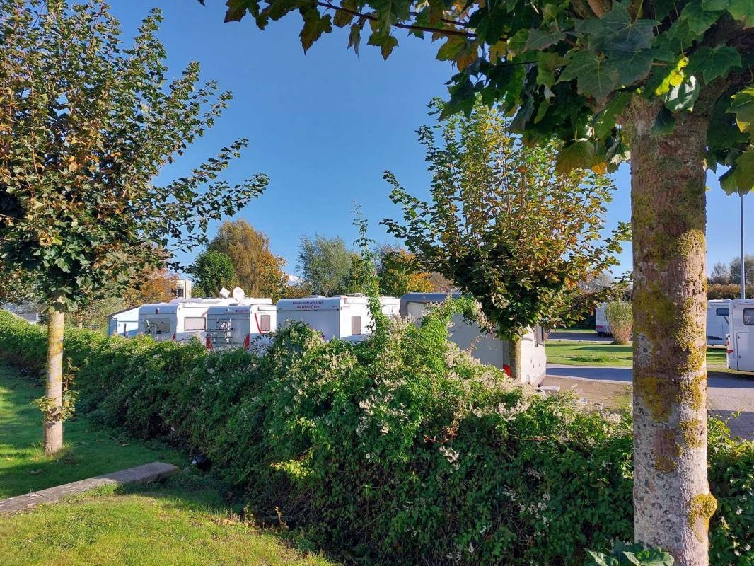 Wohnmobilhafen am Nautimo-Bad — Karavan Sitesi in Wilhelmshaven