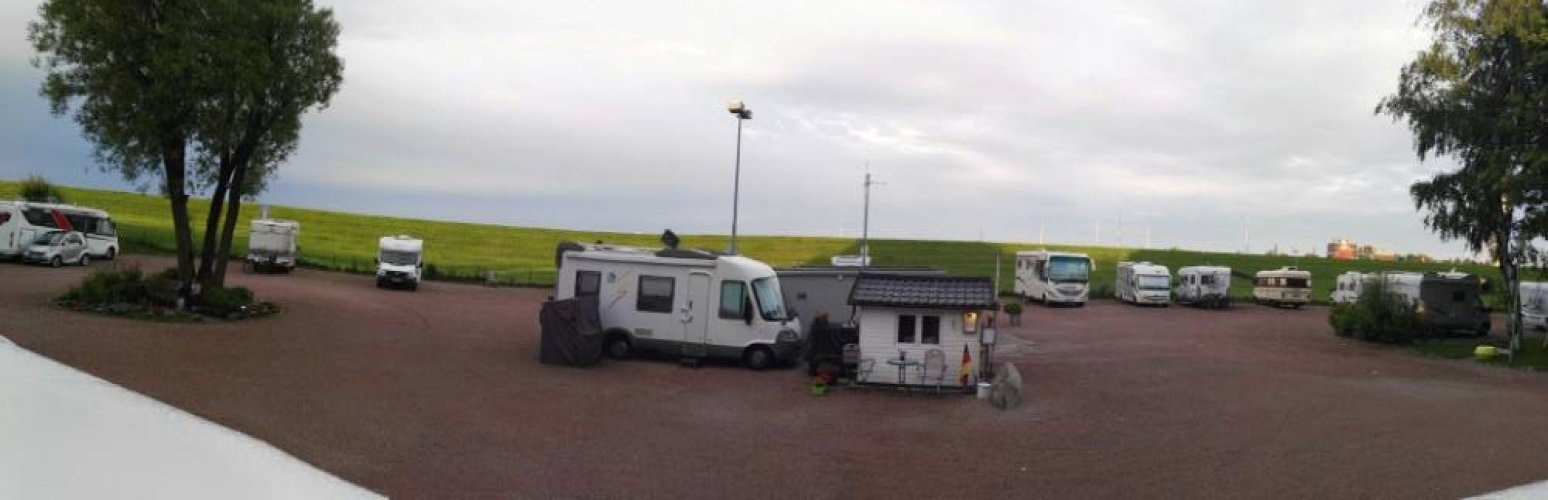 Wohnmobilstellplatz Schleuseninsel Wilhelmshaven — Camperplads in WHV