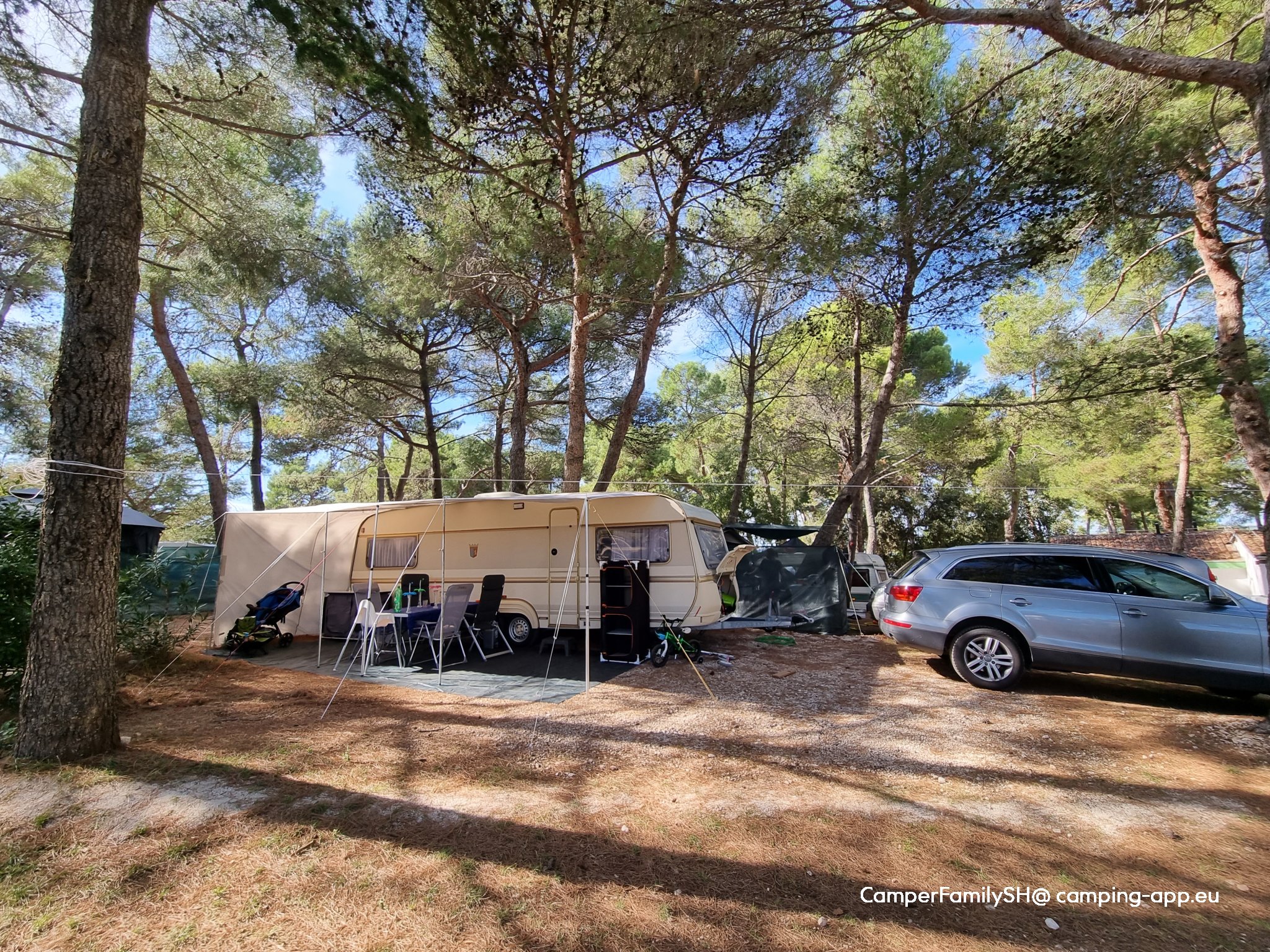 Brioni Sunny Camping