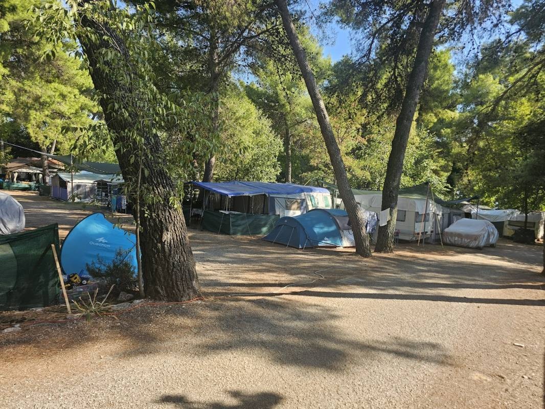 Auto Kamp Đardin — Campingplatz in Sveti Filip i Jakov