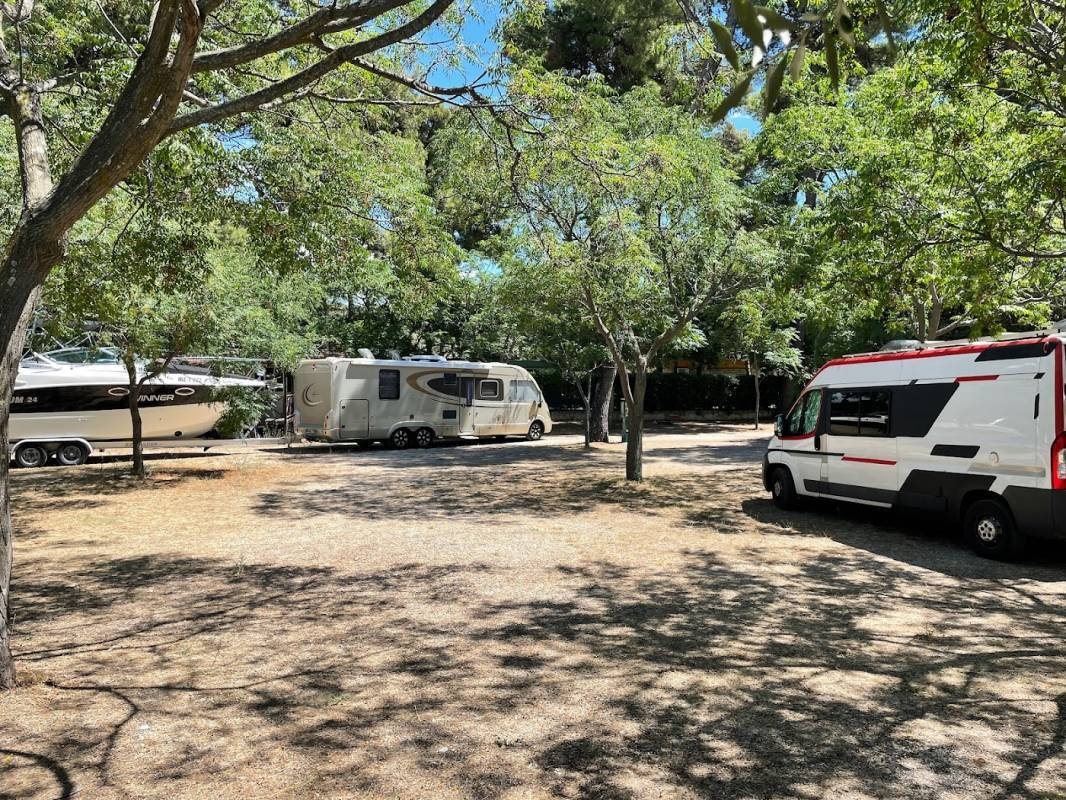 Autokamp Mia — Kamp yeri in Biograd na Moru