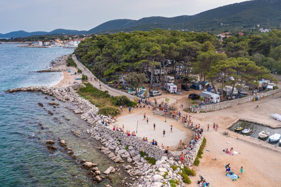 Camp Rapoća — Area da campeggio in Nerezine