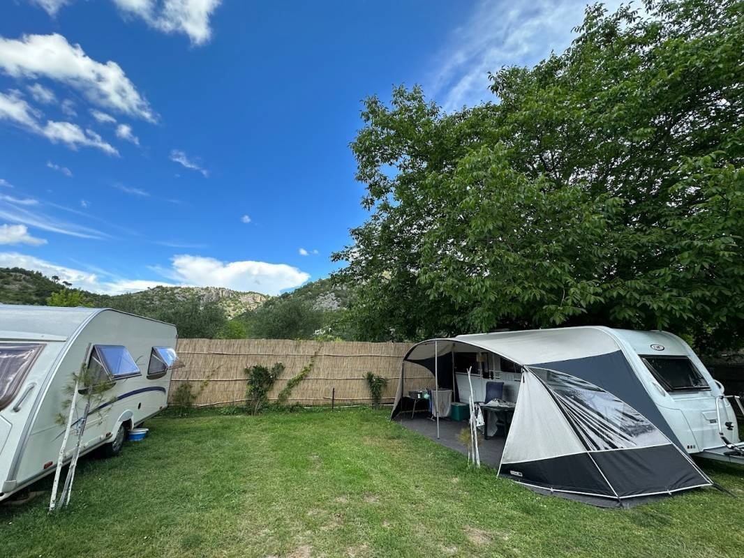 Camp Skradinske Delicije — Kemp in Skradin