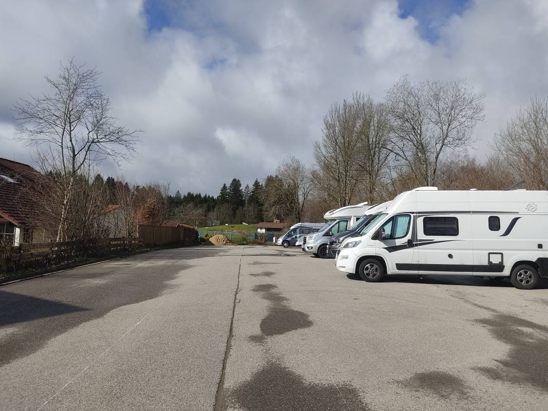 Stellplatz am Freizeitpark am Moorbad Buchenberg — Sítio para autocaravanas in Buchenberg