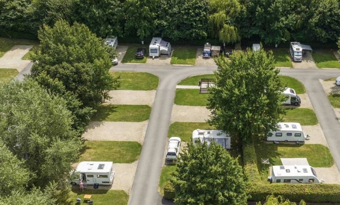 Devizes Camping and Caravanning Club Site — Kemping in Melksham