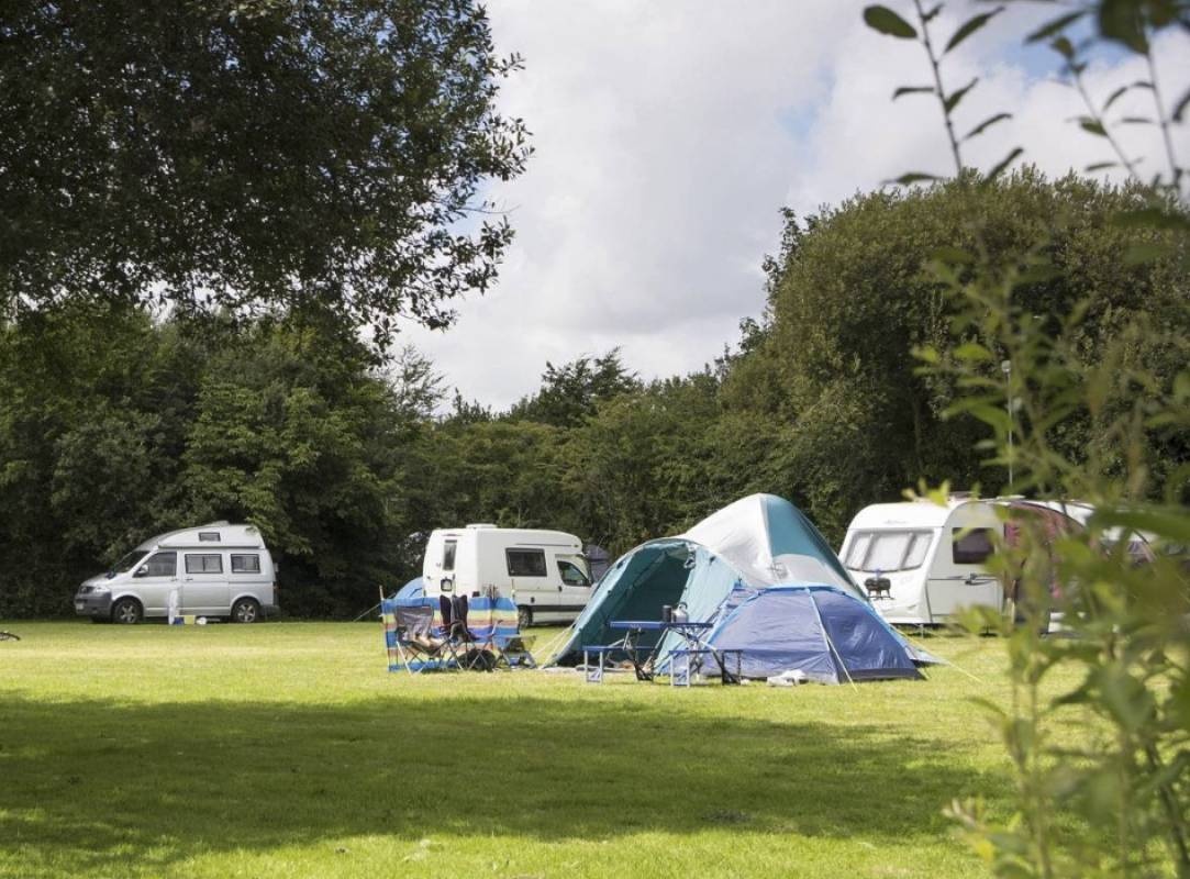Alton, The Star Camping and Caravanning Club Site — Kamp yeri in Stoke-on-Trent