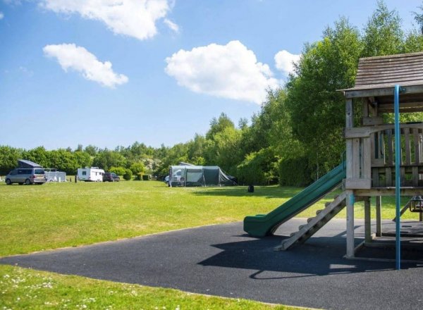 Conkers Camping and Caravanning Club Site — Photo 4