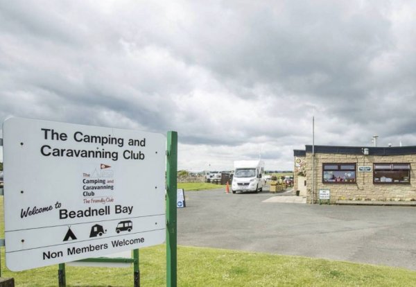 Beadnell Bay Camping and Caravanning Club Site — Photo 4