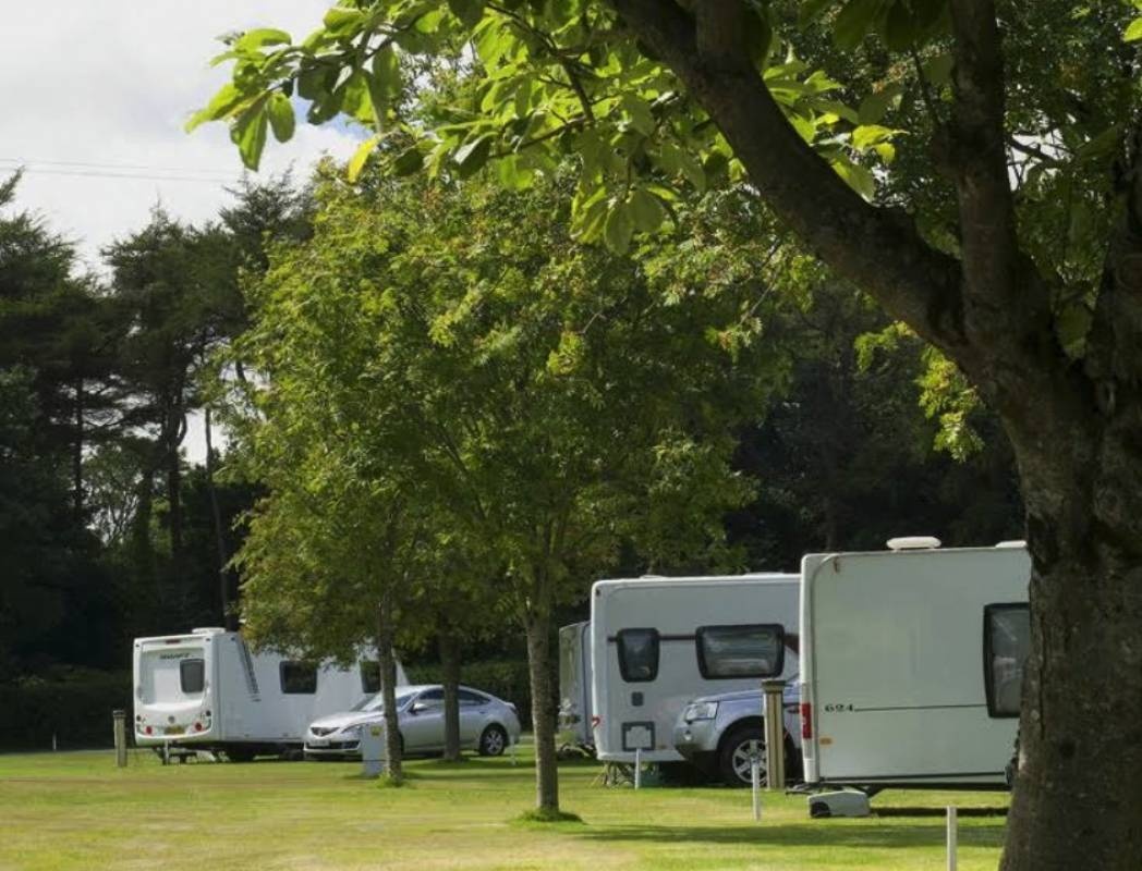 Cae Mawr Anglesey Caravan and Motorhome Club Campsite — Kemp in Marianglas
