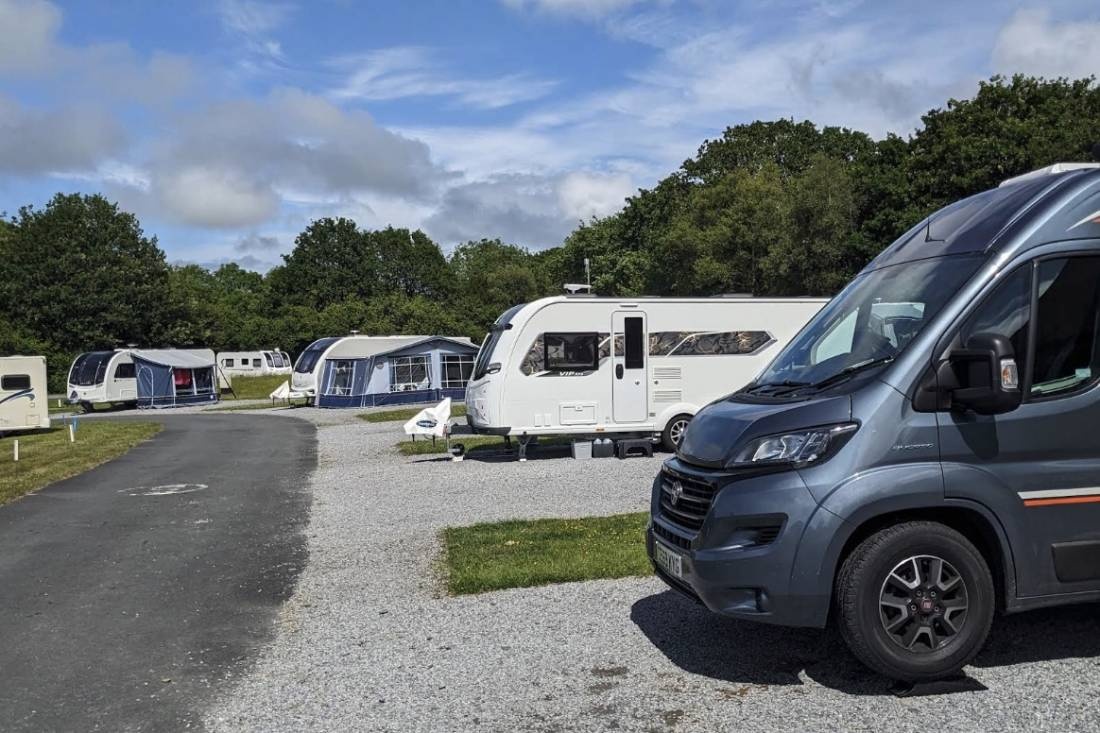 Shawsmead Caravan and Motorhome Club Campsite — Місце для кемпінгу in Llanarth