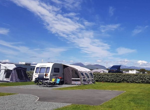 Min y Don Caravan Club Site — Photo 3