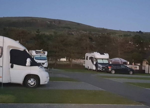 Min y Don Caravan Club Site — Photo 2