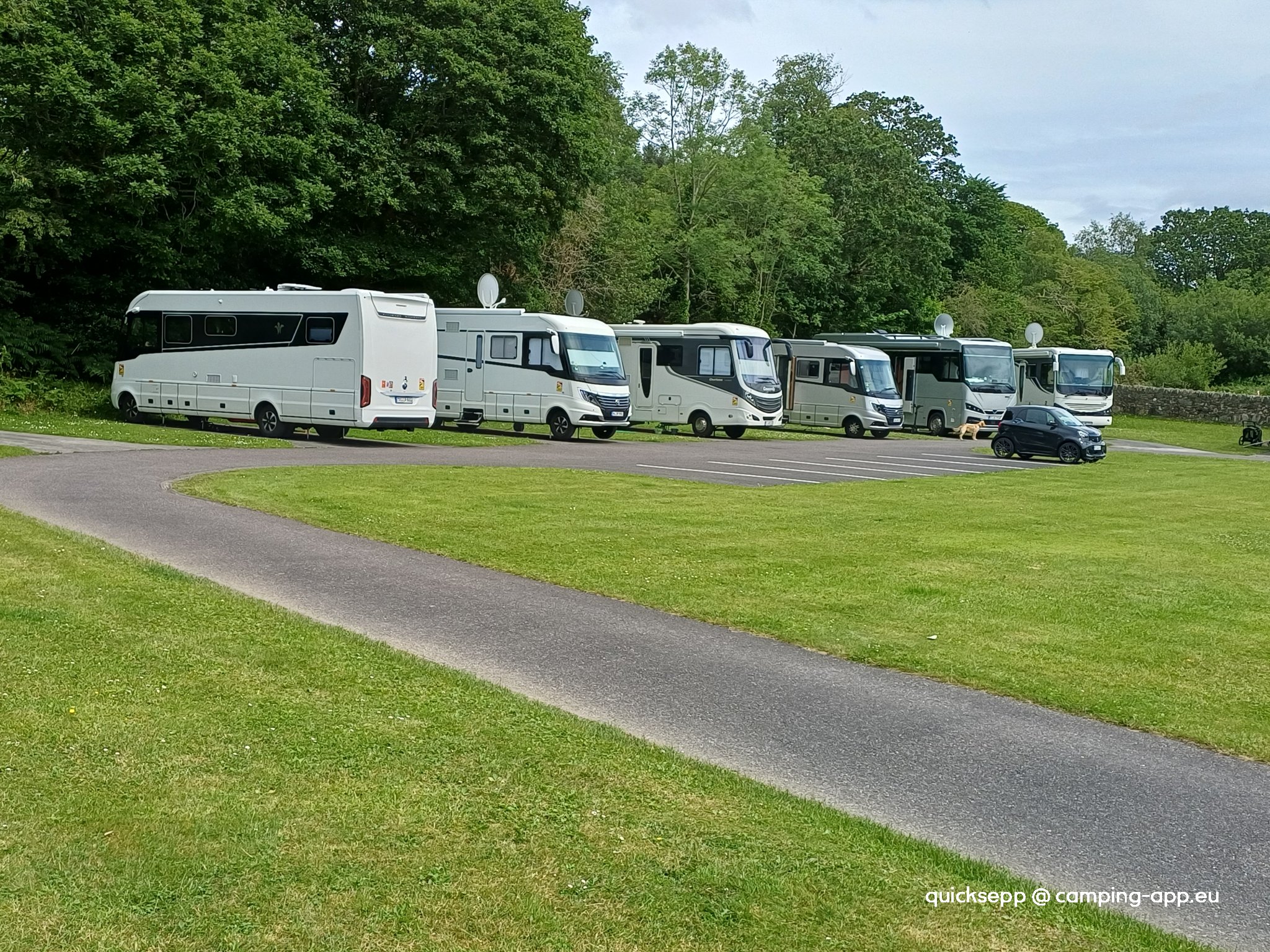 Fleming's White Bridge Caravan and Camping Park — Camping in Killarney