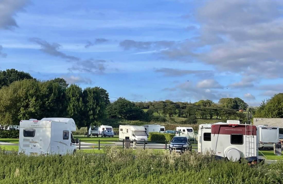 Burrs Country Park Caravan and Motorhome Club Campsite — Kemping in Bury