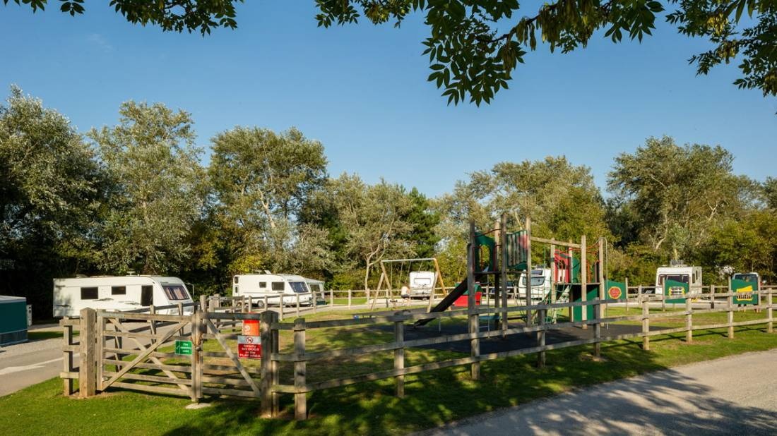 Wirral Country Park Caravan Club Site — Campingplads in Thurstston