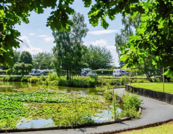 Stanmore Hall Touring Park — Foto 4