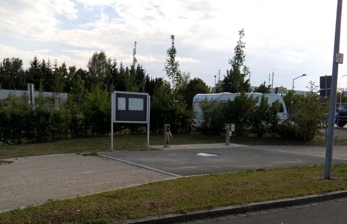 Stellplatz Altdorf — Karavan Sitesi in Altdorf