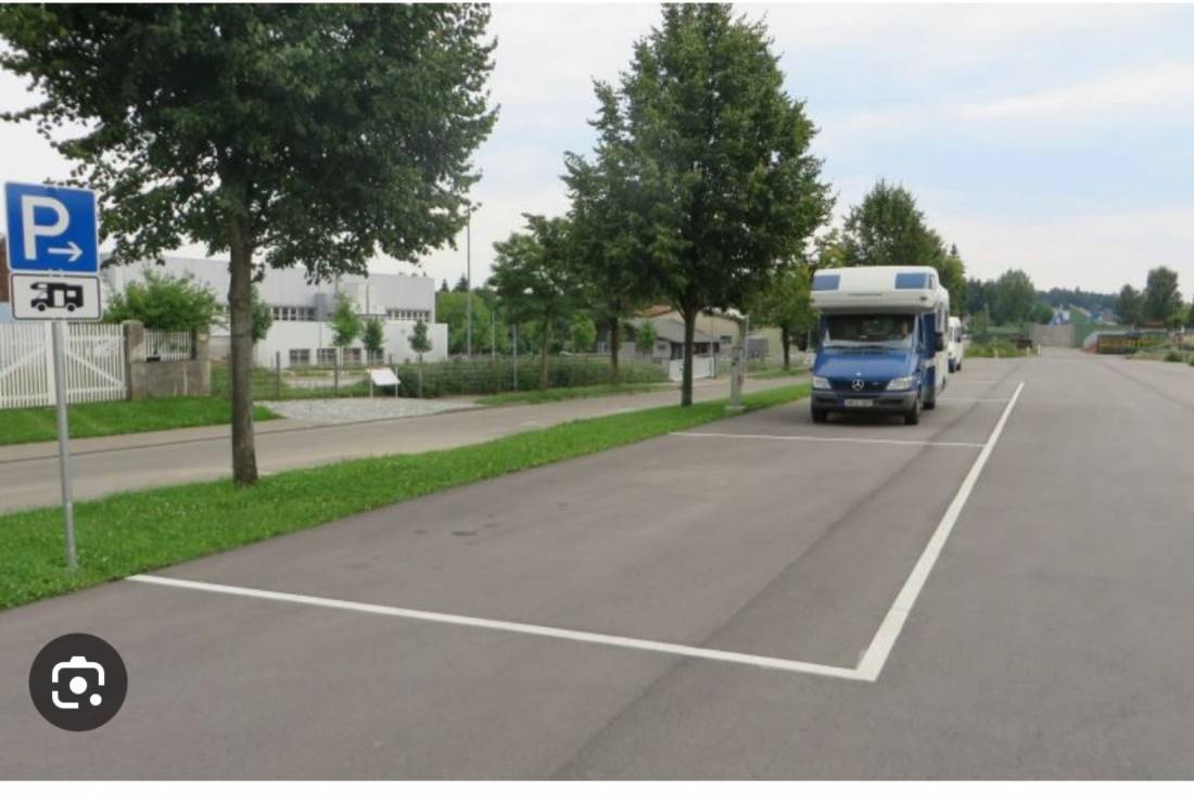 Stellplatz Hallenbad Hirschaid — Camperplaats in Hirschaid