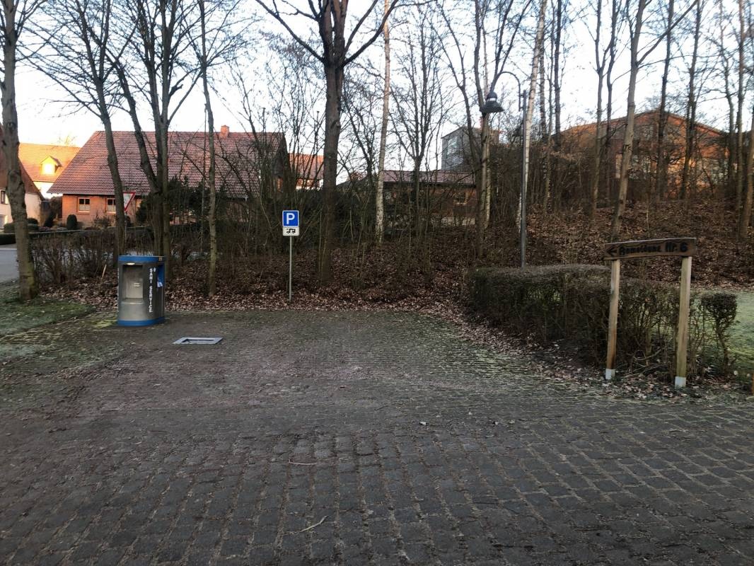 Wohnmobilhafen Bellersen — Bobilplass in Brakel